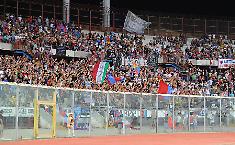 Bomba carta durante Catania-Potenza, ferito un ventenne in curva Nord