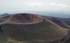 Scossa di terremoto sull'Etna: la faglia Pernicana risponde alla fase finale delle esplosioni