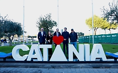 L'aeroporto di Catania ha la sua scritta "landmark": &laquo;Celebra l'Etna e il mare&raquo;