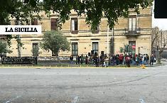 "Ale, Bar, Luigi. Liberi tutti": in piazza Lanza la protesta per i tre anarchici in carcere