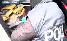 La Polizia arresta corriere della droga con 44 kg di cocaina in auto