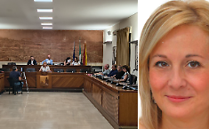 Sfiduciata la sindaca di Aci Catena Margherita Ferro: Comune sar&agrave; retto da un commissario