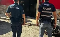 Abusivismo a Catania tra ambulanti e strutture ricettive: sequestrati oltre 270 kg di frutta e due denunciati