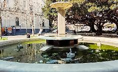 Melma e rifiuti nelle fontane ornamentali di Catania : parte il piano di manutenzione