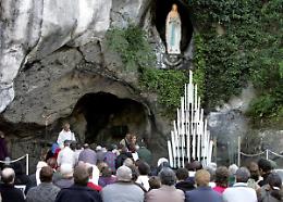 Lourdes, 162 anni fa l'apparizione della Madonna «Io sono l'Immacolata Concezione»