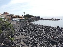 Catania, atterrisce passanti con un bastone: bloccato a S. G. Li Cuti