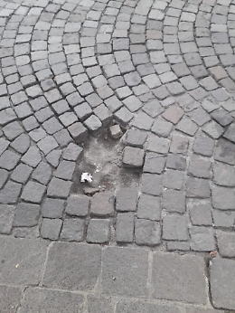 Catania:  Sanpietrini divelti in piazza della Repubblica