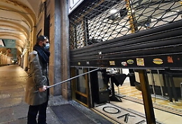 Covid, aiuti per 4-5 miliari dal governo per categorie in lockdown