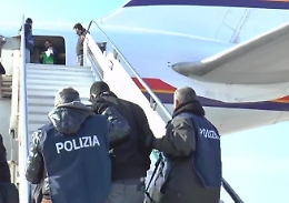 Terrorismo, espulso tunisino sospetto sbarcato a Lampedusa 15 giorni fa