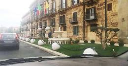 Fanno discutere le nuove aiuole a Palazzo d'Orleans: «Soldi sprecati»