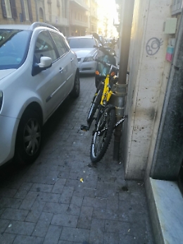 Catania: i pedoni in via Ingegnere devono "volare"