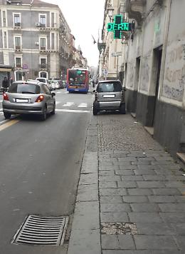 Catania: parcheggio selvaggio o...posto riservato?