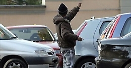 Catania, posteggiatore abusivo a 82 anni: denunciato