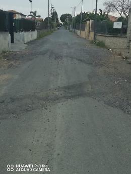 Vaccarizzo (CT): l'AMT  non pu&ograve; transitare perch&eacute; la strada &egrave; dissestata