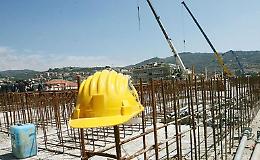 Morti sul lavoro, calo record ma c'è l'incognita Covid