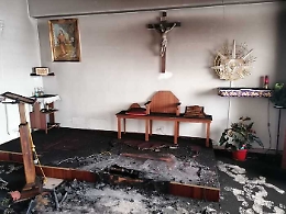 Ragusa, incendio in parrocchia provocato da candele votive