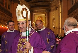 Migranti, l'arcivescovo Lorefice: &laquo;No al demone del razzismo&raquo;