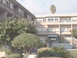 Aci Castello, irrompono i casa di un gioielliere e si fanno consegnare i preziosi