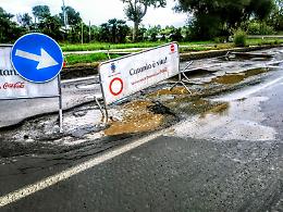 La pioggia, le buche per strada e il buco nei conti: Catania fa acqua