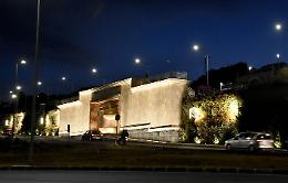 Catania, il giardino verticale di notte è ancora più bello: ma è una cattedrale nel deserto