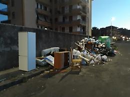 Catania, via Pacinotti: discarica  a cielo aperto