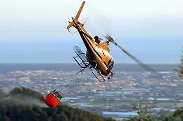 Messina, incendio nelle campagne di Granatari: in azione un elicottero