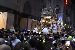 Sant'Agata,  gli omaggi floreali alla Santa di sindaco e prefetto