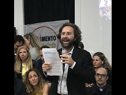 Palermo, capogruppo M5S “pizzicato” in divieto di sosta, ma lui: «E' una fake news»