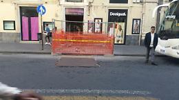 Catania, lavori Asec in via Etnea: una lastra di ferro "disturba" il sonno dei residenti