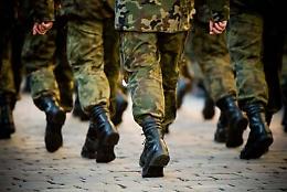 Retribuzione sospesa a militare non vaccinato, Tar: "Gli spetta l'assegno alimentare"