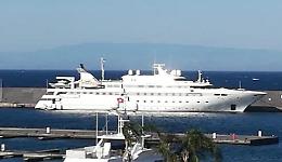 Nel porto di Riposto yacht da mille e una notte