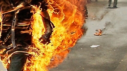 Siracusa, si dà fuoco dopo aver perso il lavoro: 52enne ricoverato in gravi condizioni