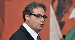 Micciché e il "caso" del doppio ruolo. Lui: «Una gita a Bruxelles e lascio». Ma Cancelleri: «Ti arraffi altri soldi»