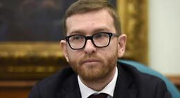 In una scuola di Palermo la prima uscita del ministro Provenzano: «Qui è emergenza povertà educativa»