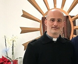 Pestano sacerdote e il fratello per essere stati rimproverati