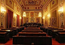 Rinvio in aula: slitta il parere sul deputato supplente, priorità alla formazione