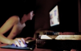 Trapani, adescano ragazzo su Internet e gli estorcono denaro