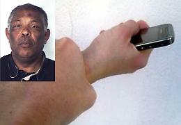 Ruba smartphone da 1.000 euro ad anziano: sudanese arrestato a Catania