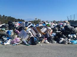 Catania, Vaccarizzo:  villaggi  colmi di immondizia