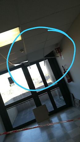 Catania, liceo artistico M.M. Lazzaro, crepe e piccoli crolli: la segnalazione degli studenti