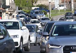 Benvenuti in Sicilia, dove si va in auto a passo (quasi) di lumaca