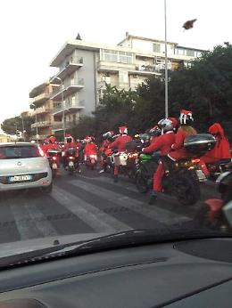 "Babbi Natale" in moto "invadono" Catania per un fine benefico