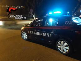 Vince alle slot e viene derubato: ammanettato il colpevole