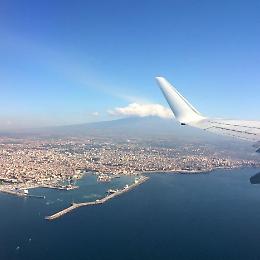 Si attenua l'attivit&agrave; dell'Etna, l'aeroporto di Catania riapre gli spazi aerei