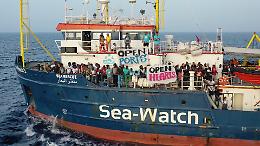 La Sea Watch 3 chiede aiuto a Strasburgo: &laquo;Fateci sbarcare&raquo;. L'Italia deve rispondere