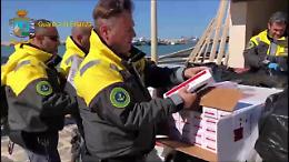 Fiumi di sigarette di contrabbando nel Canale di Sicilia, arresti e sequestri