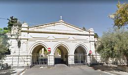 Catania, ruba attrezzi edili all'interno del cimitero: denunciato