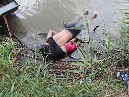 Padre e figlia annegati nel Rio Grande: la foto che sta indignando il mondo