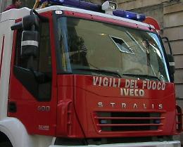 In fiamme il Palatenda stracolmo, paura a Barcellona Pozzo di Gotto