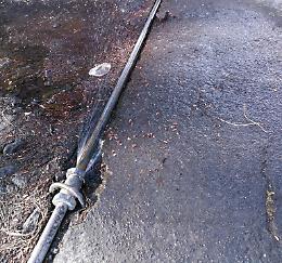 Belpasso, la conduttura idrica perde da tre mesi: chi paga per questo spreco?